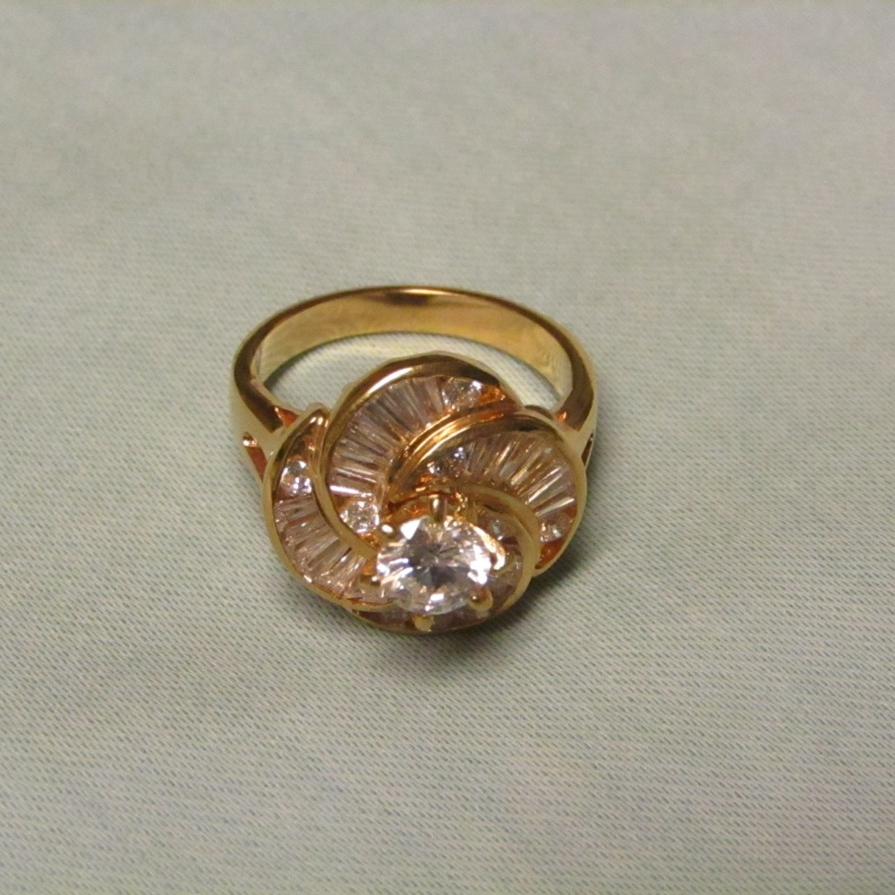 Swirls of beauty ring